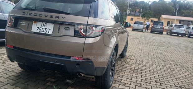 Land Rover Discovery 2018 Gold