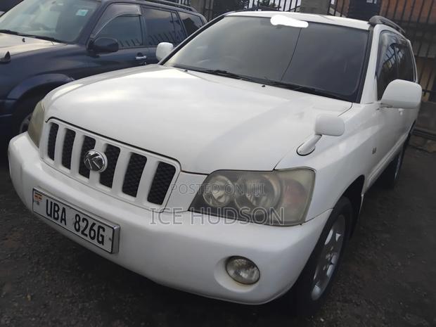 Toyota Kluger 2003 White