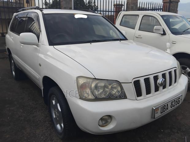 Toyota Kluger 2003 White