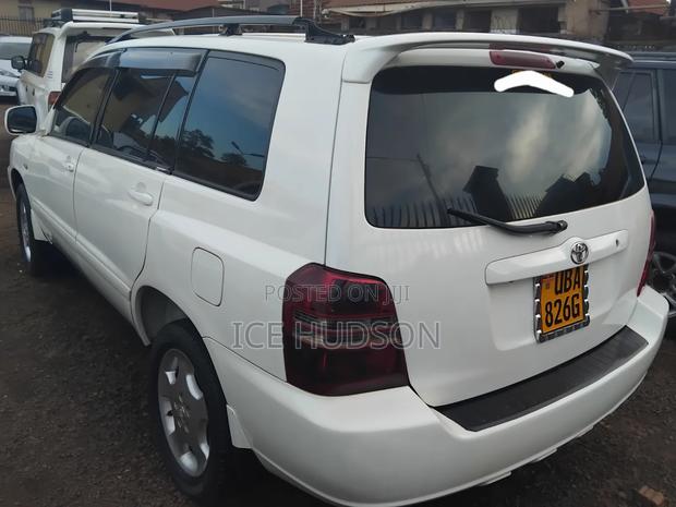 Toyota Kluger 2003 White