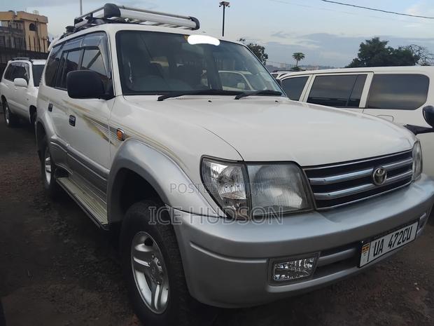Toyota Land Cruiser Prado 2001