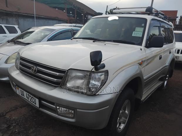 Toyota Land Cruiser Prado 2001