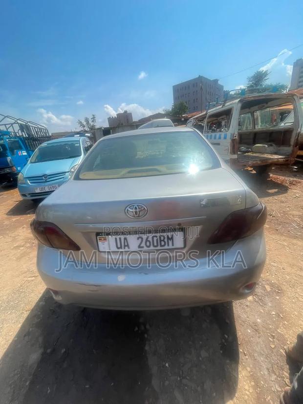 Toyota Corolla XLE 4dr Sedan (1.8L 4cyl 4A) 2010 Gray