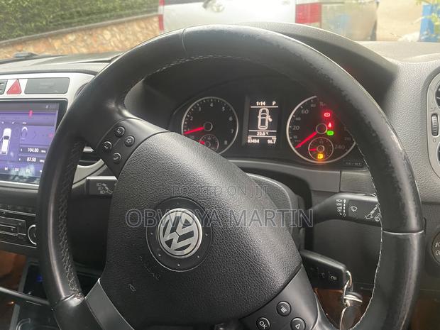 Volkswagen Tiguan 2010 Black