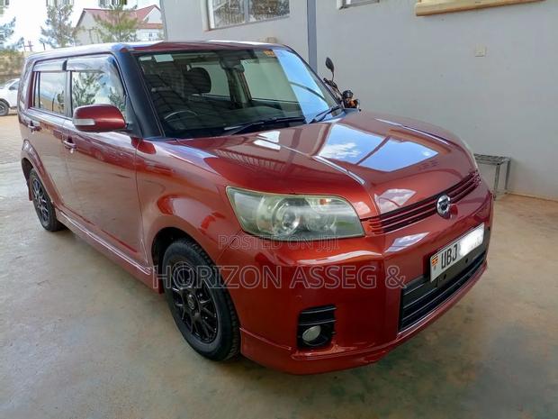 Toyota Corolla Rumion Hatchback 1.5 FWD 2011 Red