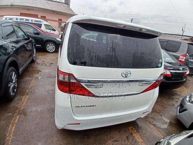 Toyota Alphard 2.4 Petrol AWD 2013 White