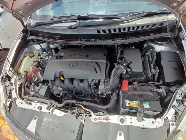 Toyota Auris 2012 Silver