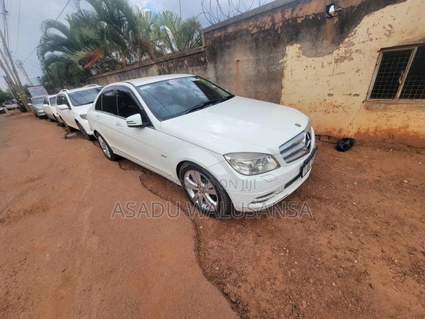 Mercedes-Benz C200 2016 White