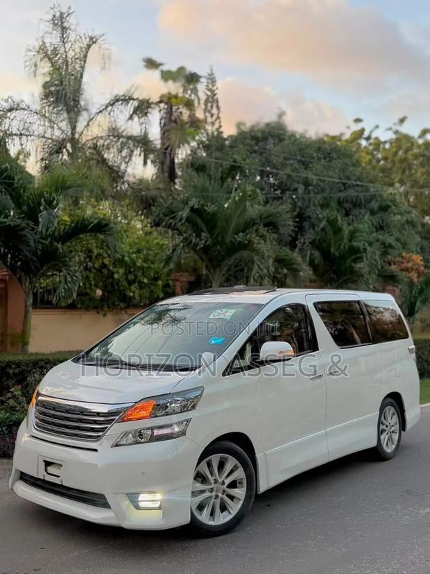 Toyota Vellfire V 2.4 4WD 7-Seater 2012 White