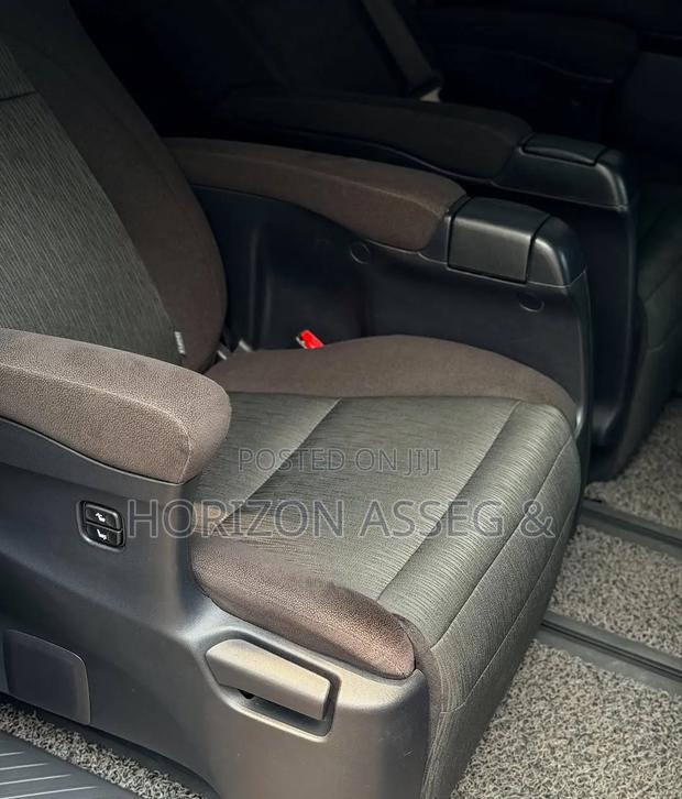 Toyota Vellfire 2011 Black