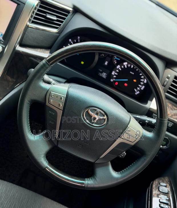 Toyota Vellfire 2011 Black