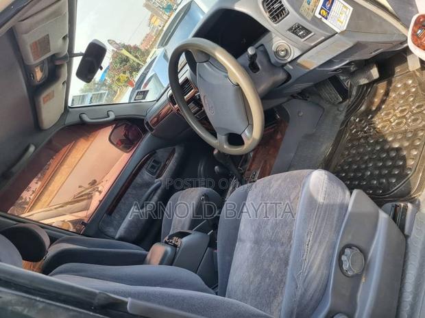 Toyota Land Cruiser Prado 2000 Gray