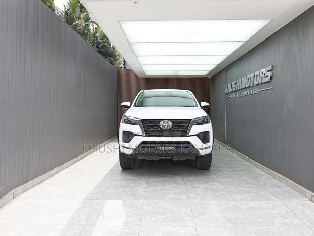 Toyota Fortuner 2.8 D AWD 2020 White