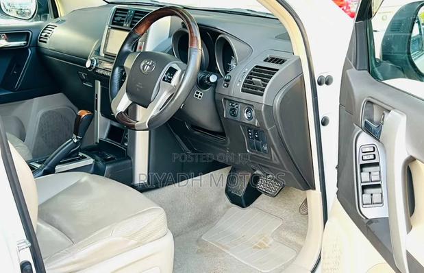 Toyota Land Cruiser Prado 2011 White