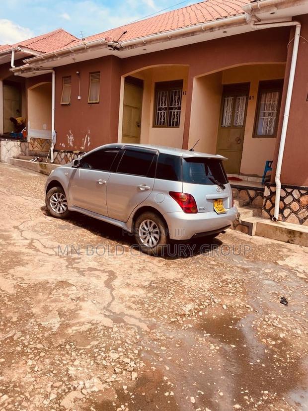Toyota IST 2002 Silver