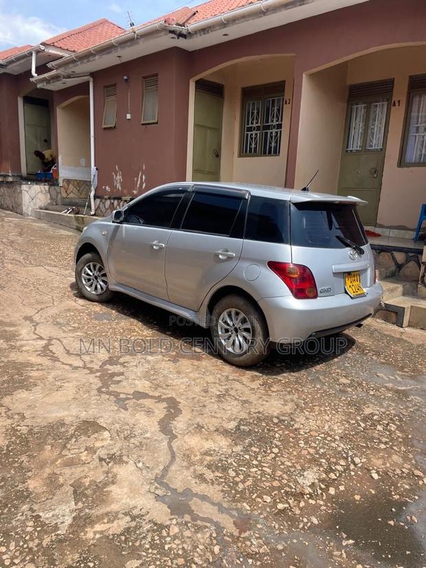 Toyota IST 2002 Silver
