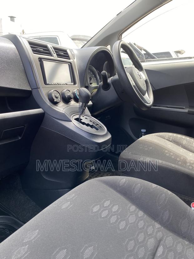 Toyota Ractis 1.5 FWD 2012 Purple