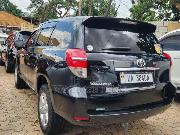 Toyota Vanguard 2011 Black