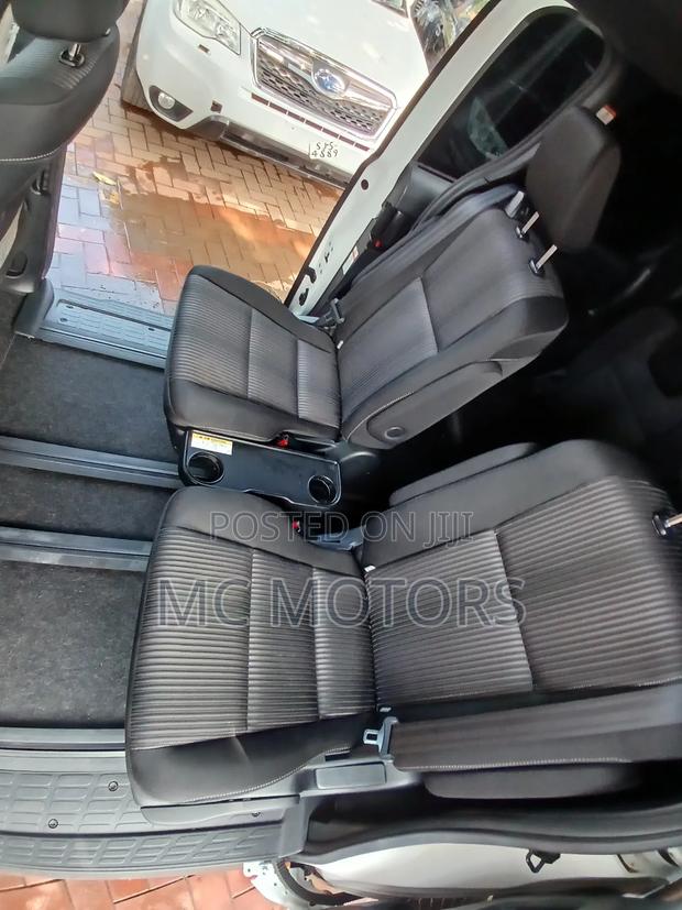 Toyota Noah 2.0 AWD (7 Seater) 2018 White