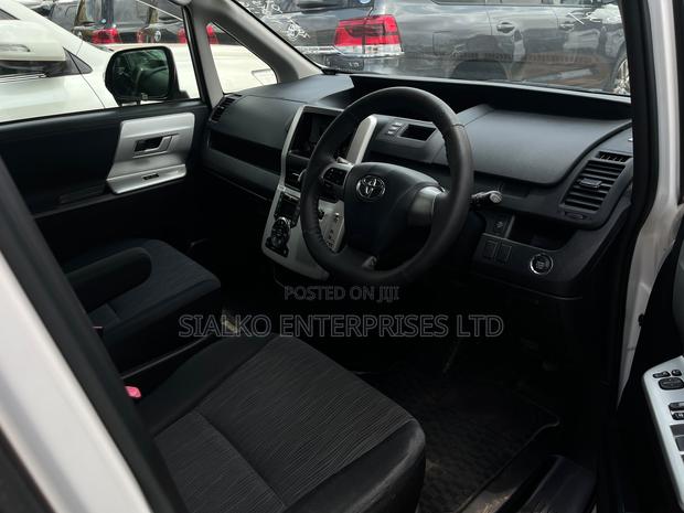 Toyota Noah 2013 White