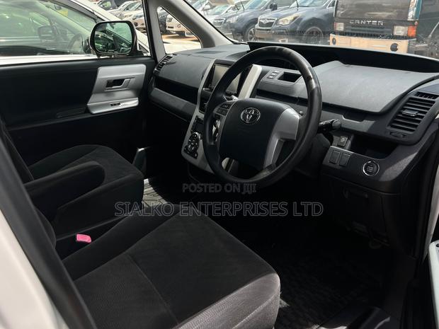 Toyota Noah 2013 White