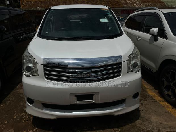 Toyota Noah 2013 White