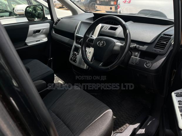 Toyota Noah 2013 Black