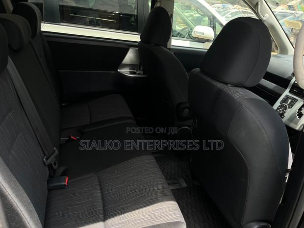 Toyota Noah 2013 Black