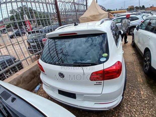 Volkswagen Tiguan S 4Motion 4dr SUV AWD (2.0L 4cyl Turbo 6A) 2015 White