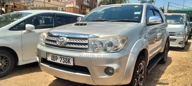 Toyota Fortuner 2010 Silver
