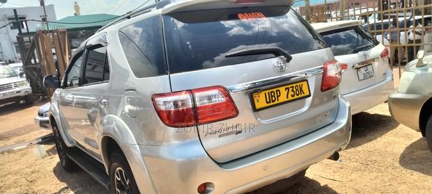 Toyota Fortuner 2010 Silver