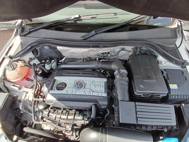 Volkswagen Tiguan R-Line 4Motion 4dr SUV AWD (2.0L 4cyl Turbo 6A) 2014