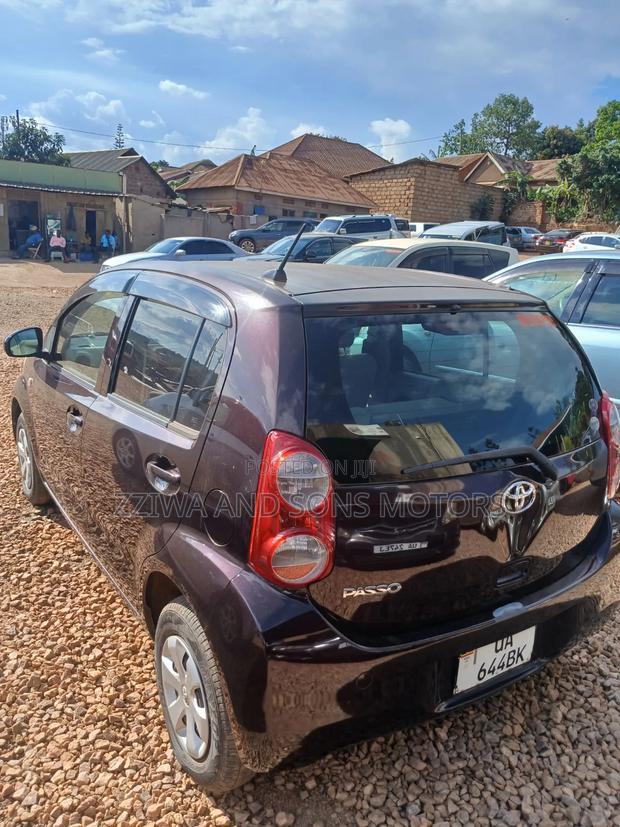 Toyota Passo 1.0 FWD 2015 Black