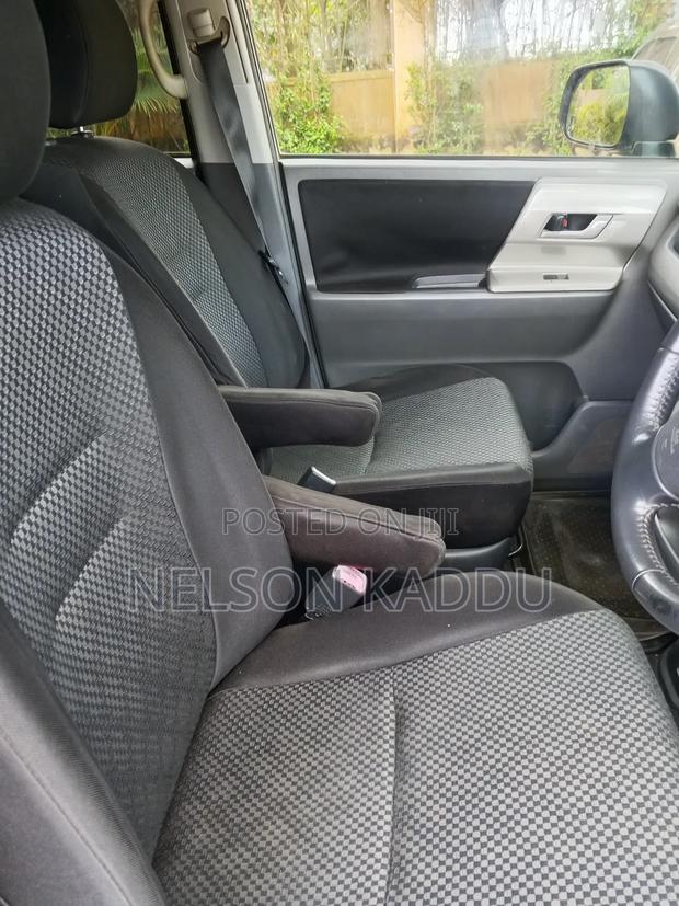 Toyota Noah 2008 Silver