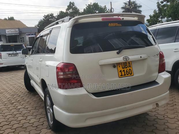 Toyota Kluger 2007 White