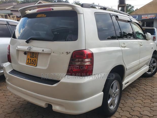 Toyota Kluger 2007 White