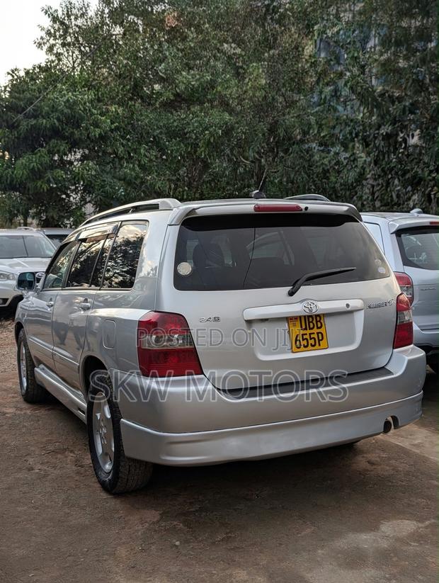 Toyota Kluger 2006 Silver