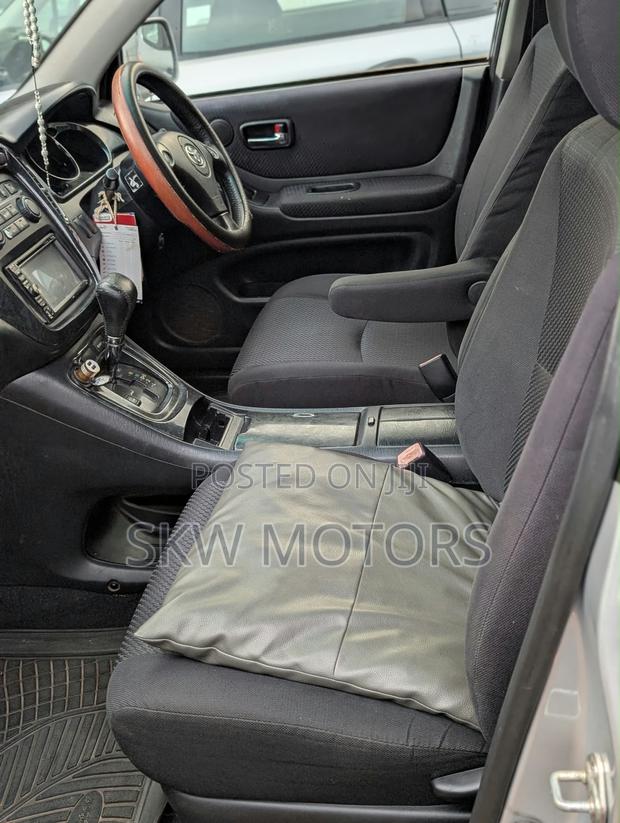 Toyota Kluger 2006 Silver