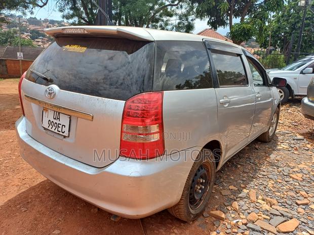 Toyota Wish 2006 Silver