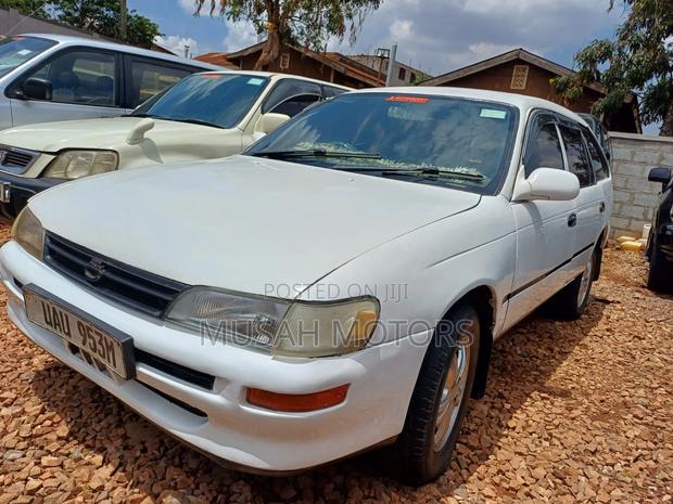 Toyota Corolla G-Touring 1997 White