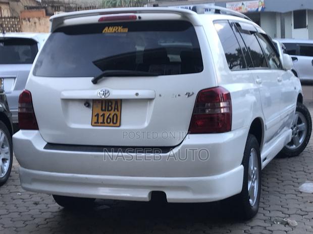 Toyota Kluger 2008 White