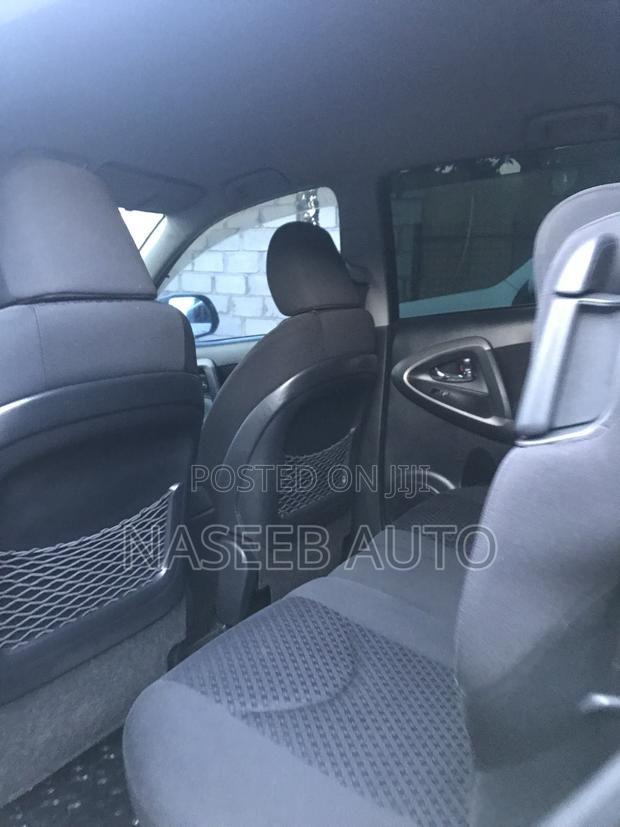 Toyota Vanguard 2012 Black