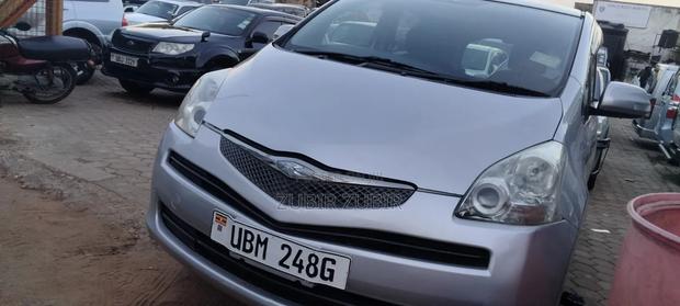 Toyota Ractis 2015 Silver