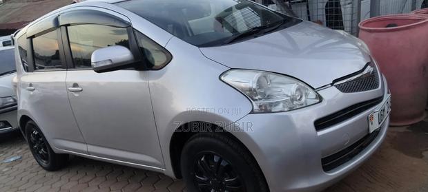 Toyota Ractis 2015 Silver