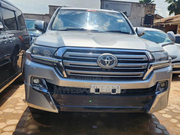 Toyota Land Cruiser 2017 Silver