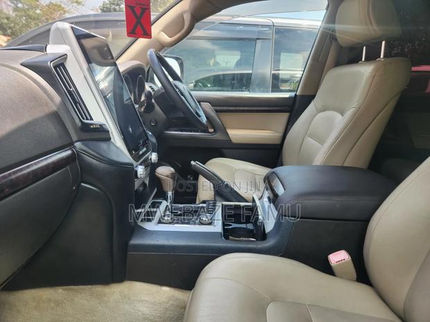 Toyota Land Cruiser 2017 Silver