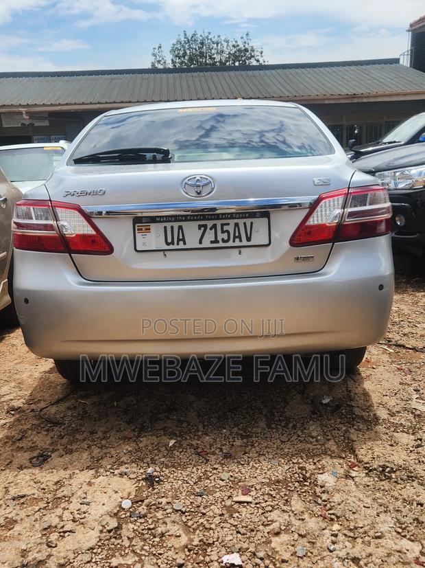 Toyota Premio 2010 Silver