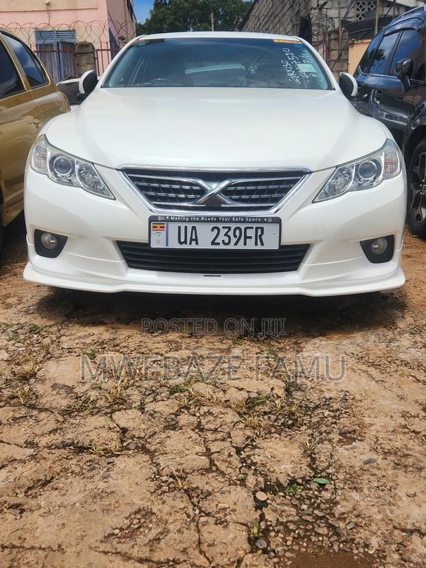 Toyota Mark X 2010