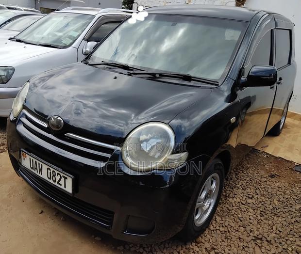 Toyota Sienta 2007 Black