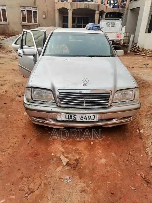 Mercedes-Benz C200 2010 Silver